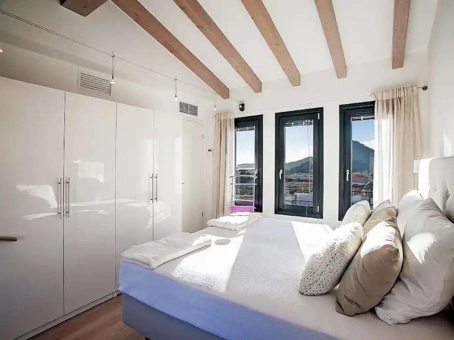 - Ocean & Mountain View Villa Andratx